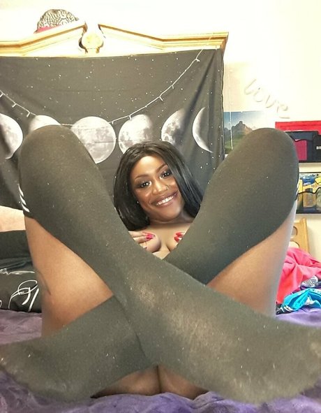 sweeeetcaramella star adult image