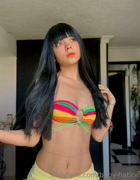 famous nude onlyfans pretty picture