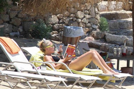 blonde secretary onlyfans pornographic pic