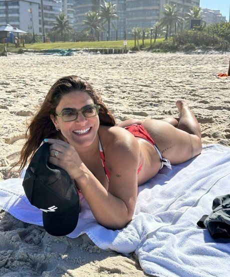 Priscila Fantin exclusive star pics