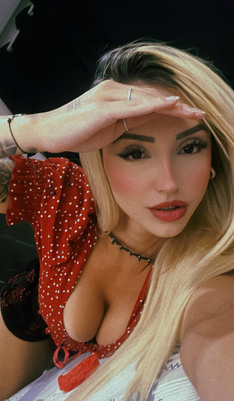 horny teen onlyfans top image