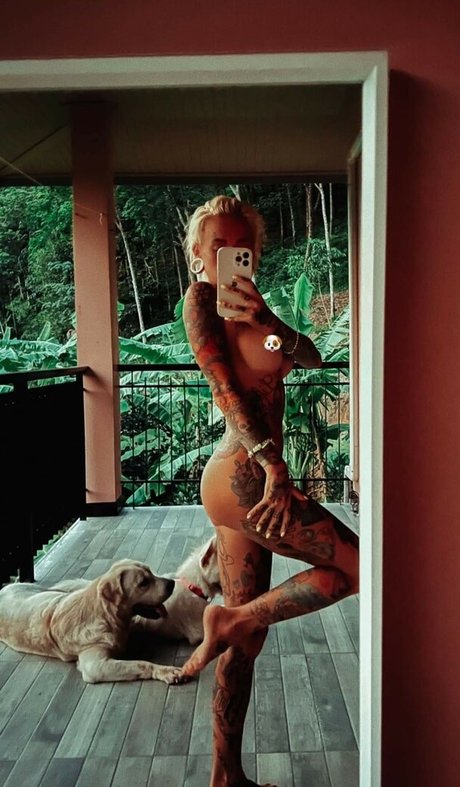 Bantik Boy art pornstar pics