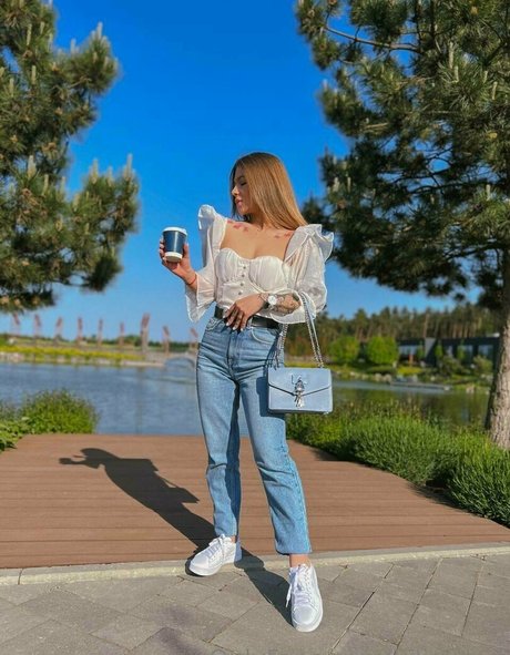 juliawind erotic actress pics