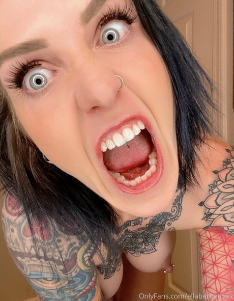 ellabarnettvip model adult image