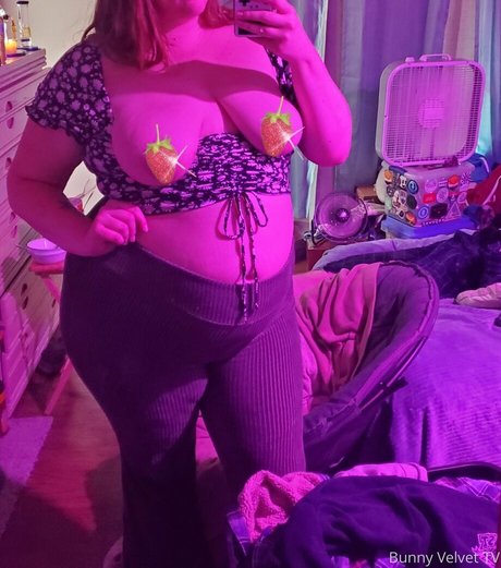 bunnyvelvettvfree Quick photo