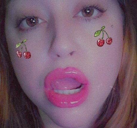 bunnyvelvettvfree naked model picture