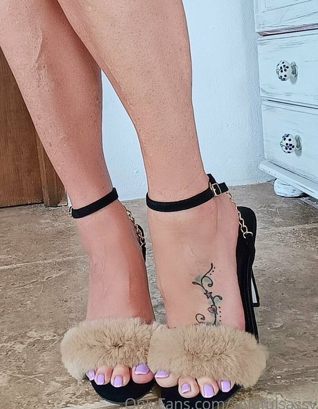 Solefulsassy erotic model img