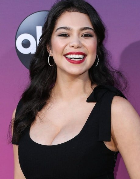 Aulii Cravalho sexy pornstar archive