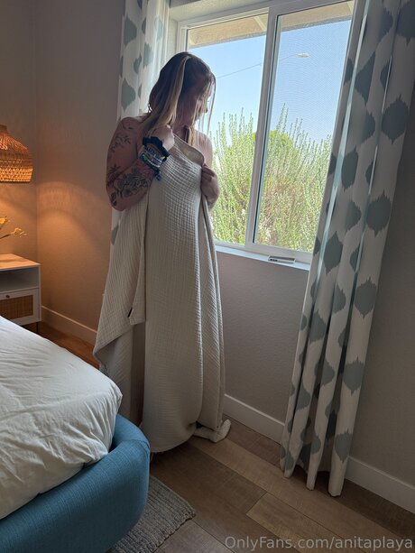 anitaplaya sexy pornstar archive