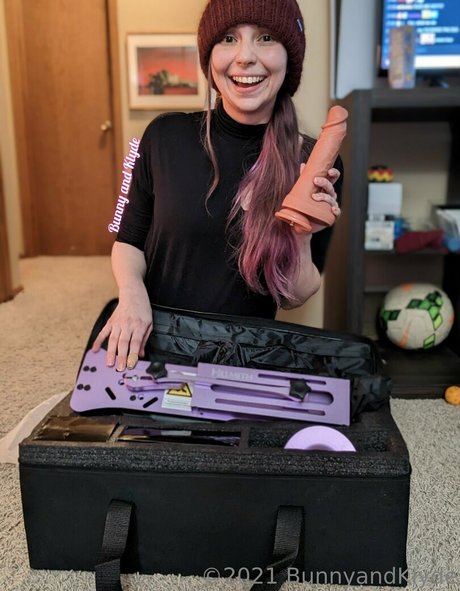 bunnyandklyde model top images