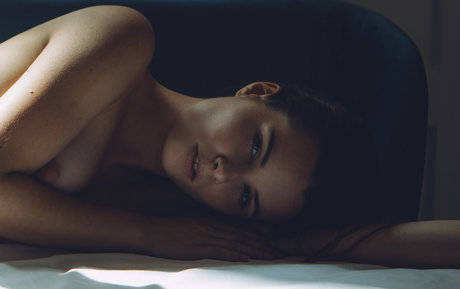 Laure Surlerivage model hd pics