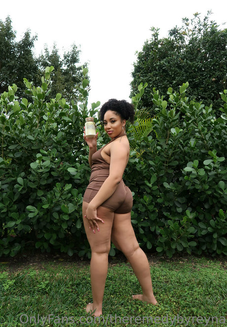 theremedybyreyna sexy model pics