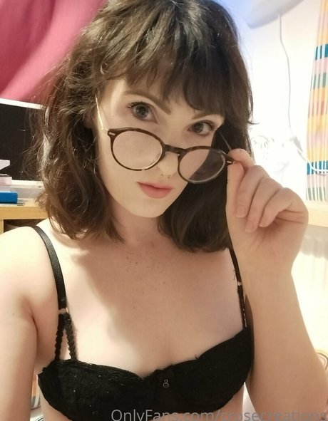 crosecreations model sexy pics