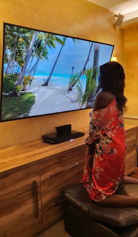 prettycollins star best pics