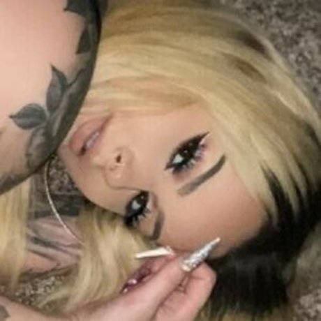 curvy teen onlyfans nude gallery