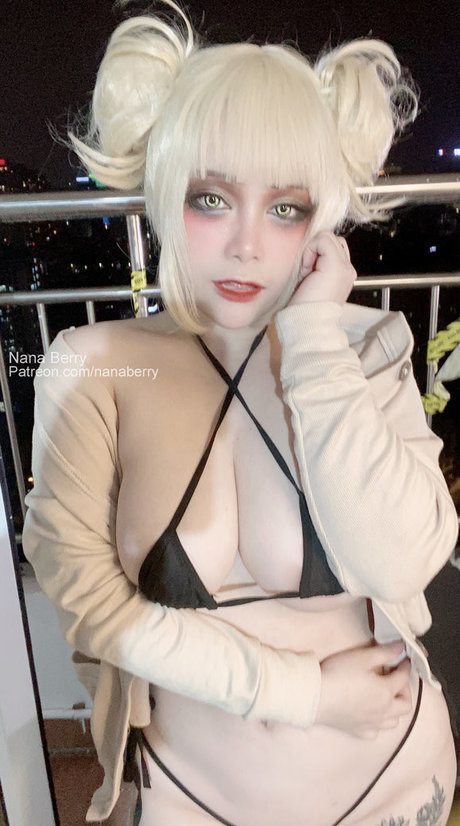 Nana Berry star high quality images