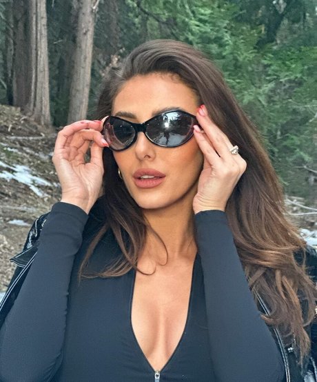 Chloe Veitch perfect model gallery