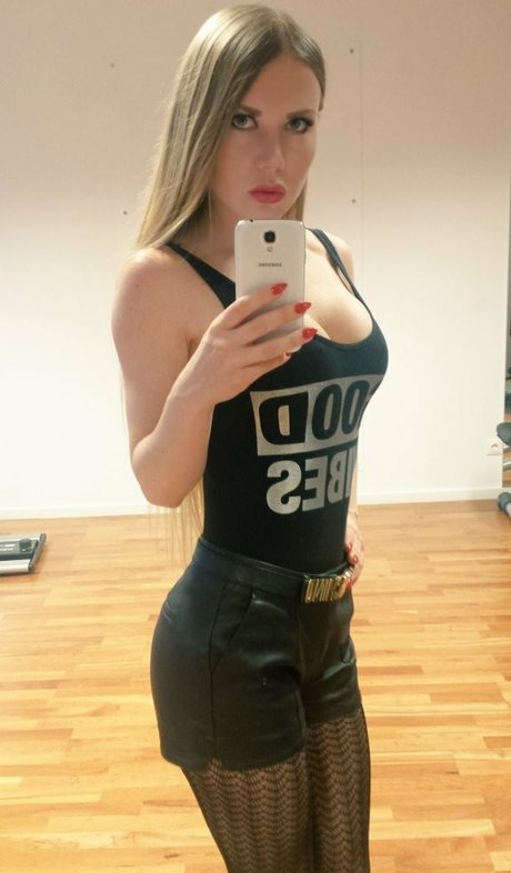 Lady Estelle model hot galleries