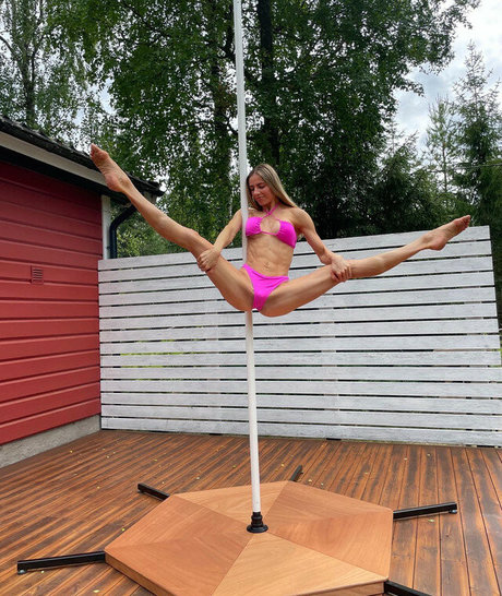 Lena Ria free model pictures