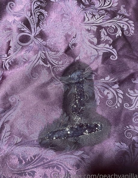 peachvanilla beautiful pornstar image