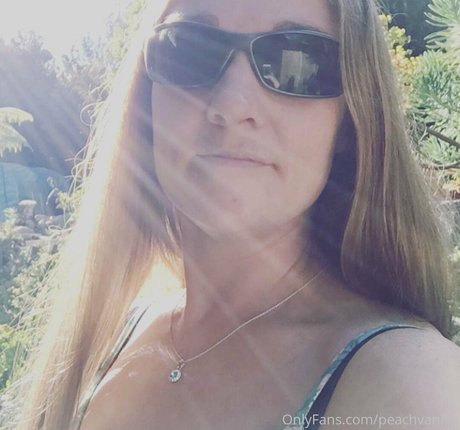 peachvanilla pornstar naked pics