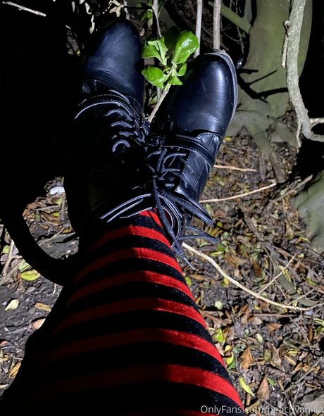 peachvanilla sexy actress pic