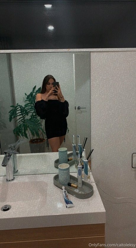 caitcourtz model erotic pics