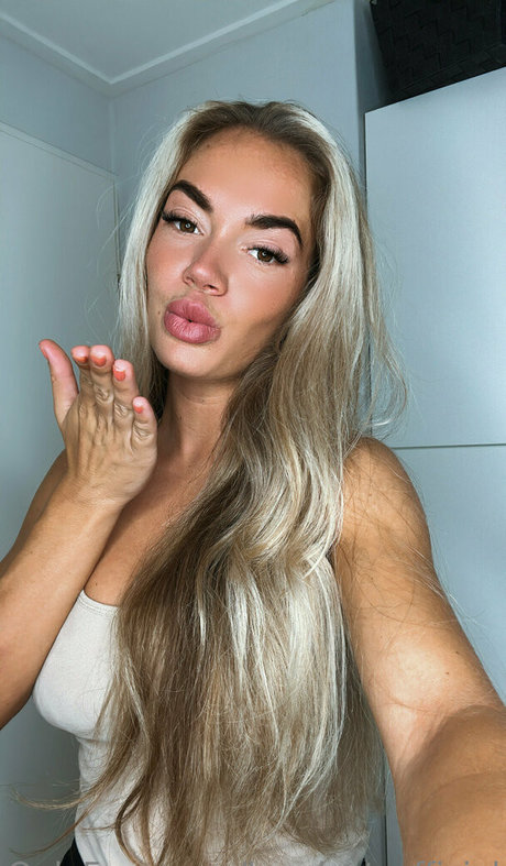 influencer girls onlyfans porn image