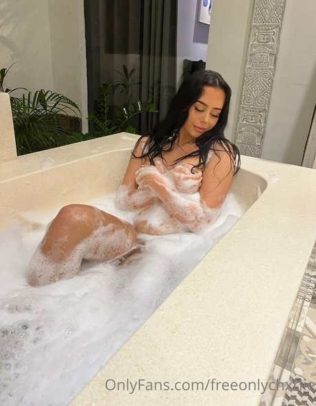 freeonlychxrlie model high quality img