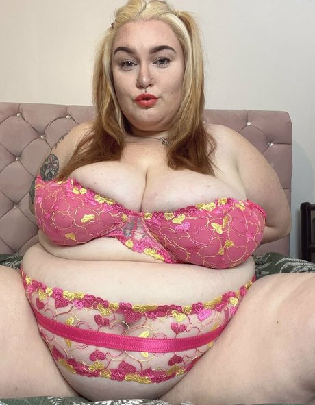 xskylarosex x nude star image