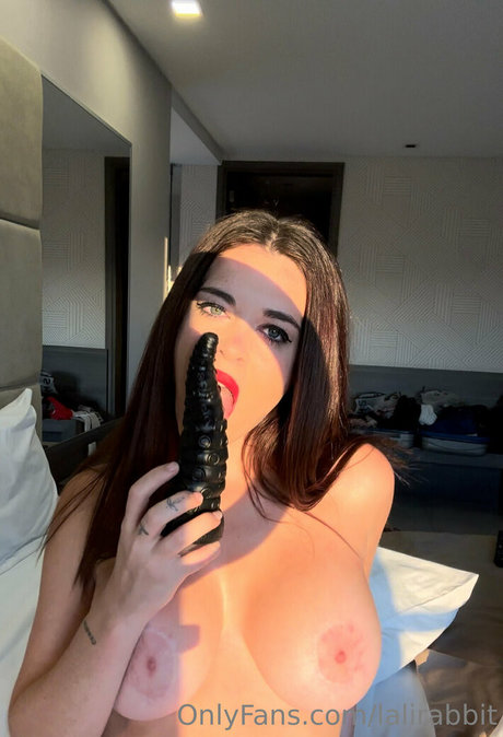 Lalirabbit star naked photo