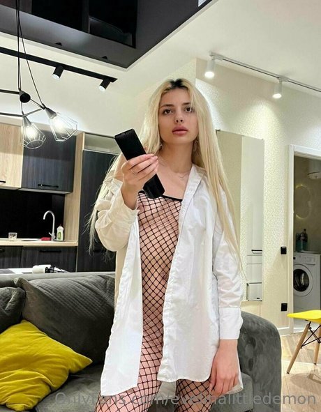 evelinalittledemon pornstar perfect image