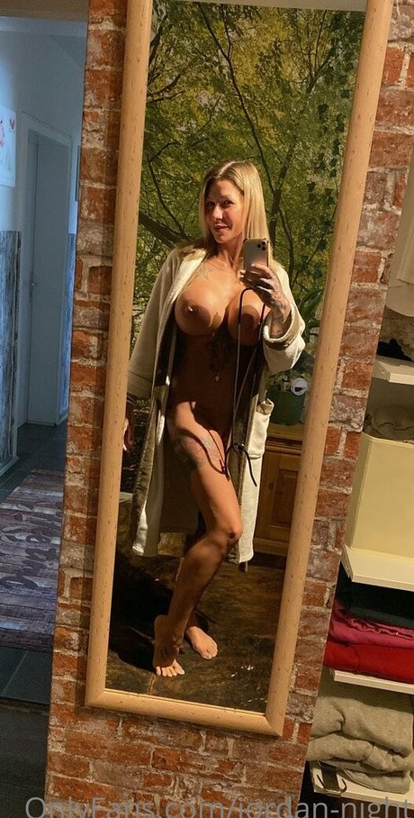 Jordan Night naked actress images