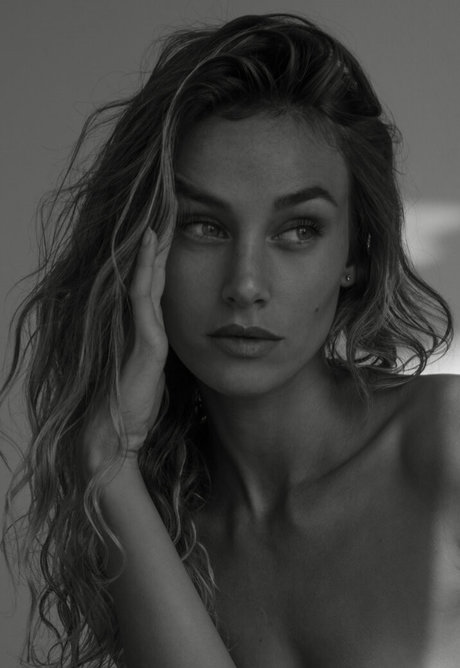 Miacbell pornstar exclusive picture