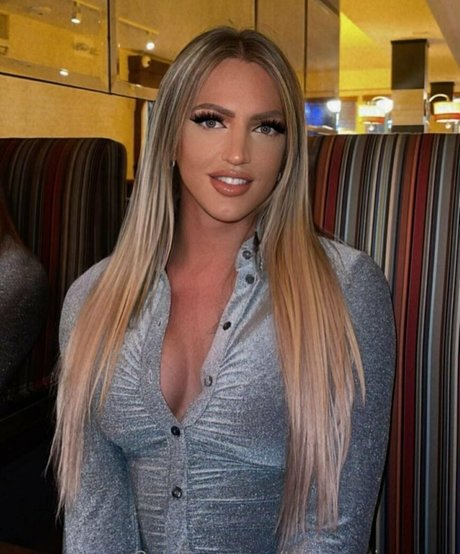 theeveemarie art model gallery