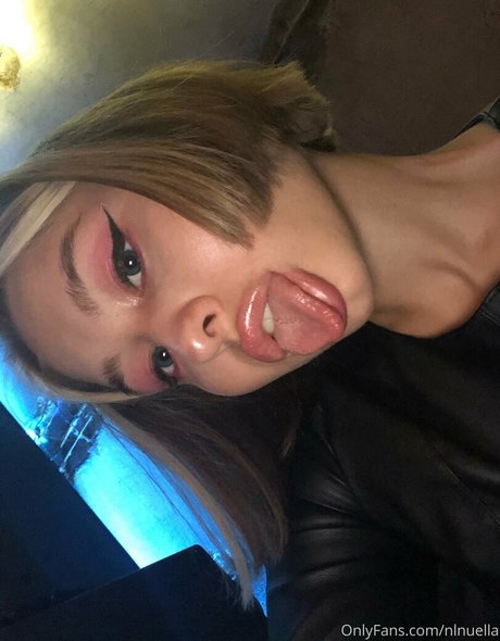 elllleeee nudes actress pic