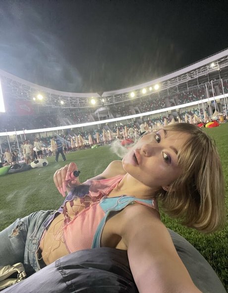 elllleeee naked model pictures