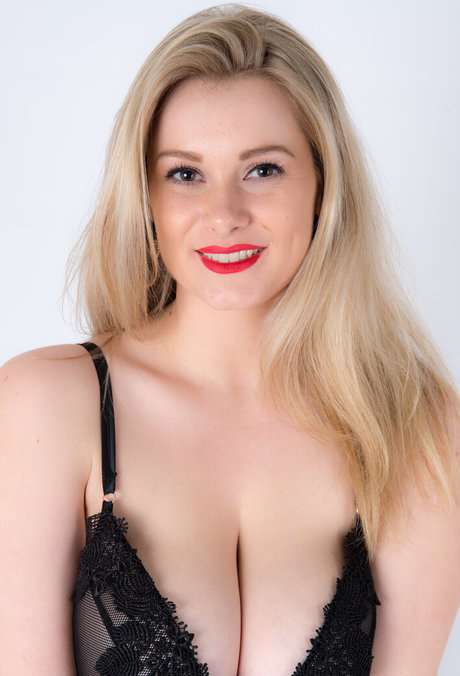 Natalie Juliet Deadman exclusive model photos