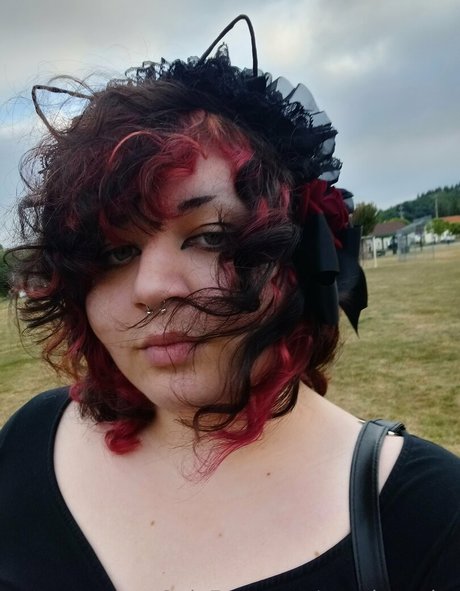 giantess onlyfans top pic