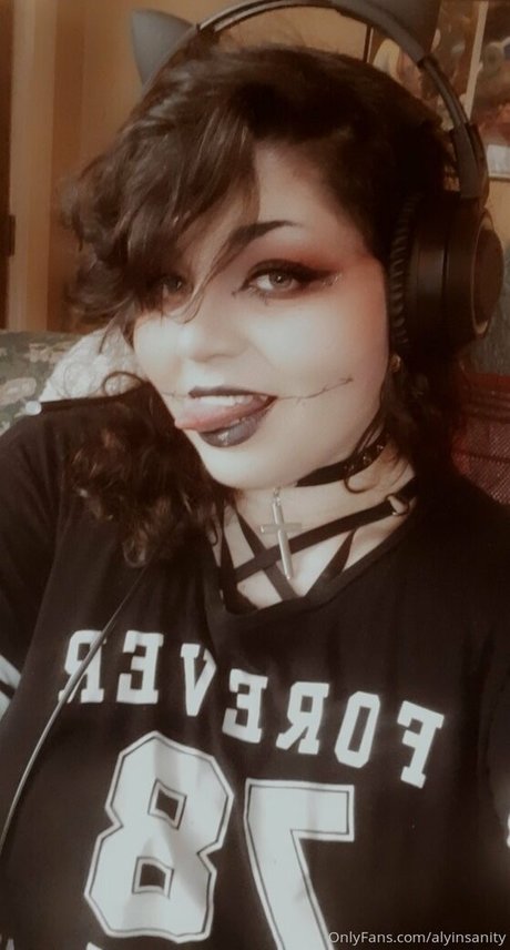 whore wife onlyfans pornographic photos