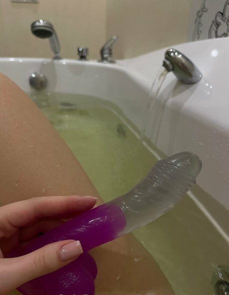 lolasecretstories pornstar naked pic