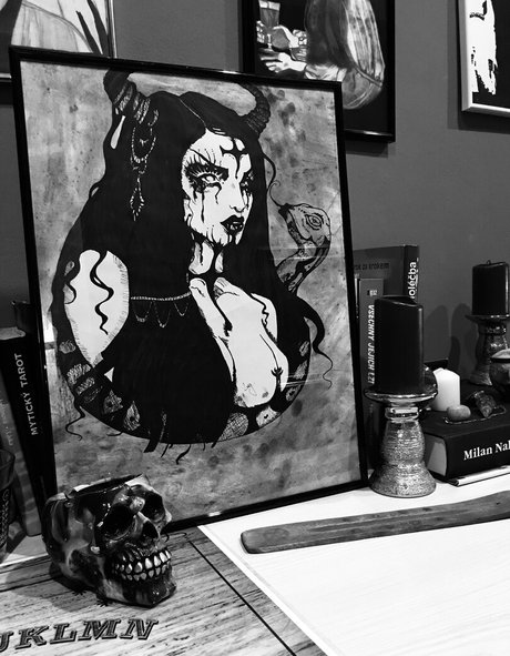 astarothluciferam sexy actress photo