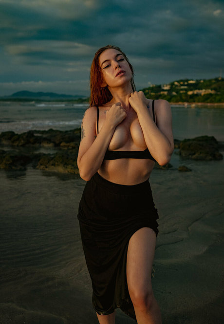 mala nataalka star nudes photo