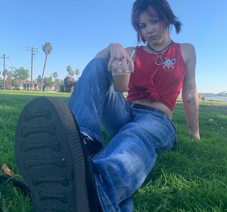 Paris Sun sex star pic