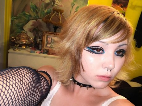 Paris Sun high quality actress img