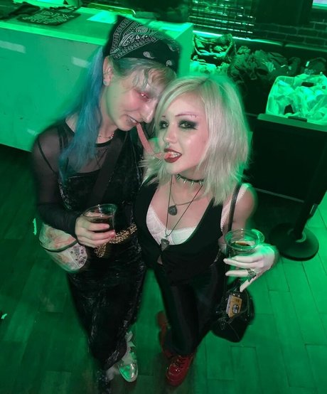 Paris Sun star adult image