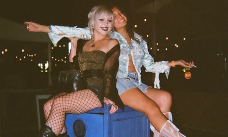 Paris Sun free pornstar image