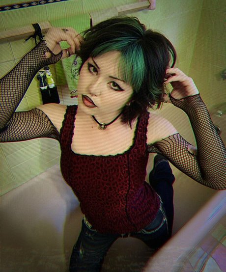 Paris Sun star pornographic photo