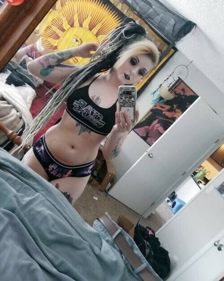 tattooed onlyfans nice pics