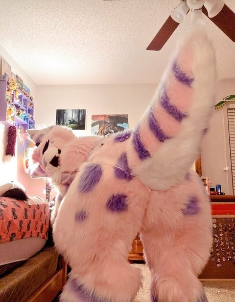 giantess onlyfans adult picture